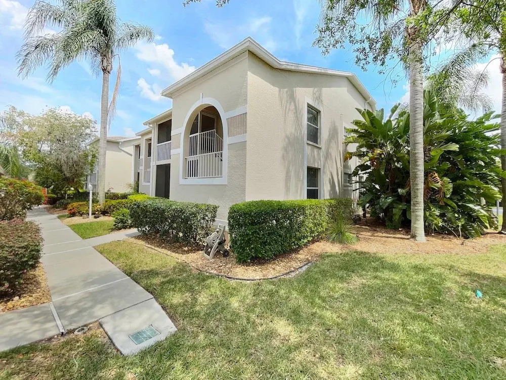 Stoneybrook Condo #926
