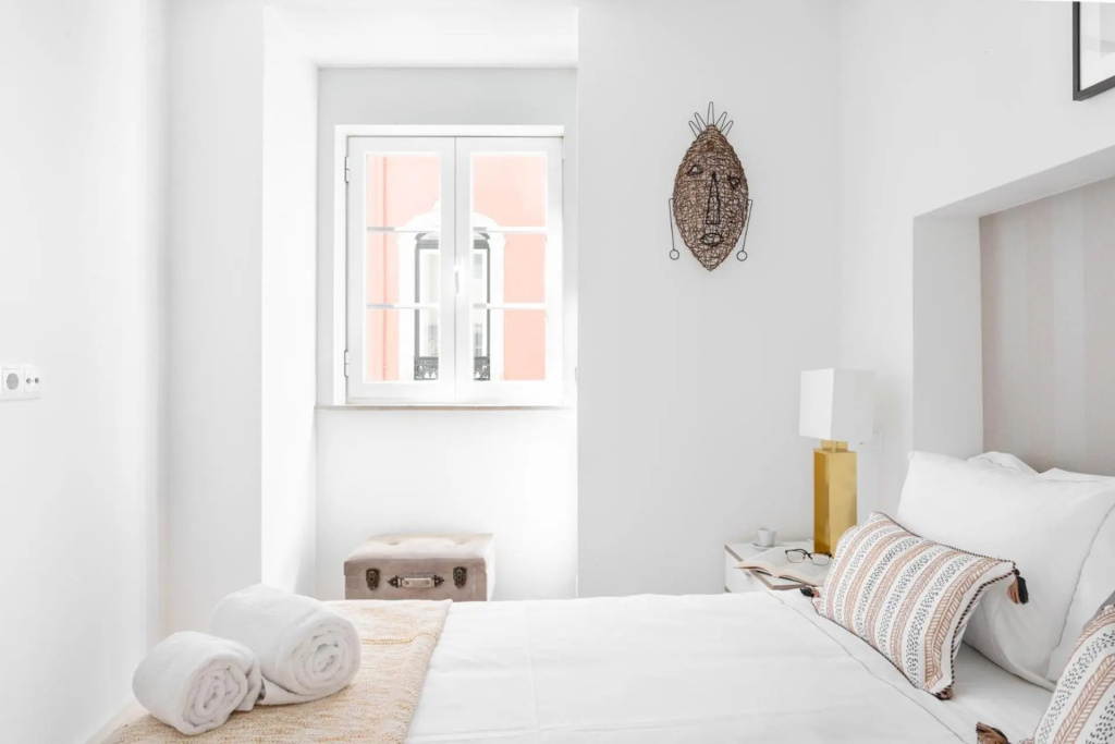 JOIVY Principe Real 2BR Apt w/Terrace nearby Botanical Garden of Lisbon