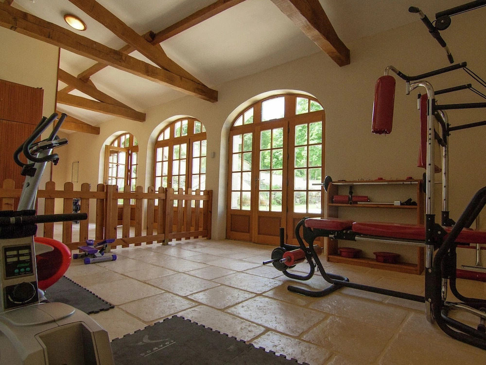 Luxury Apartment With Terrace, Sauna, Tennis, and Heated Pool