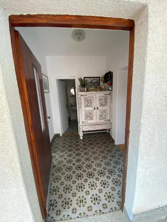 Lovely and peaceful vintage apartment near beach