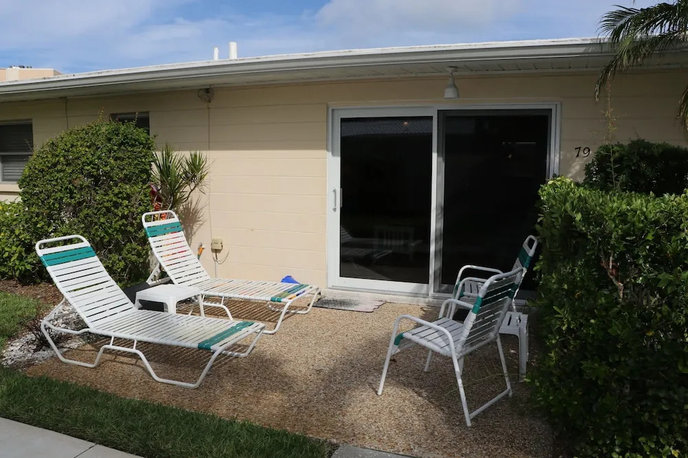 Jamaica Royale 079 - 2 Br Condo