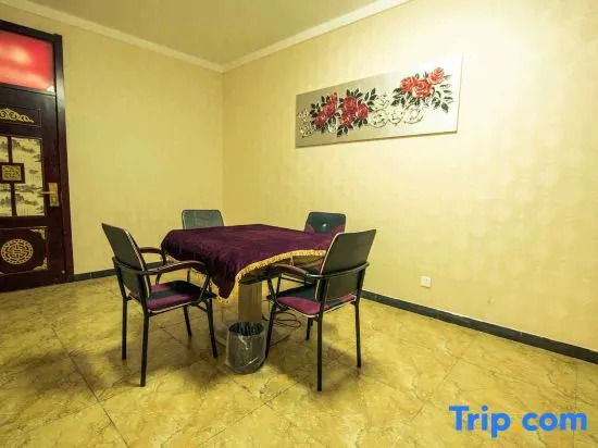 Junxian city gold fast hotel