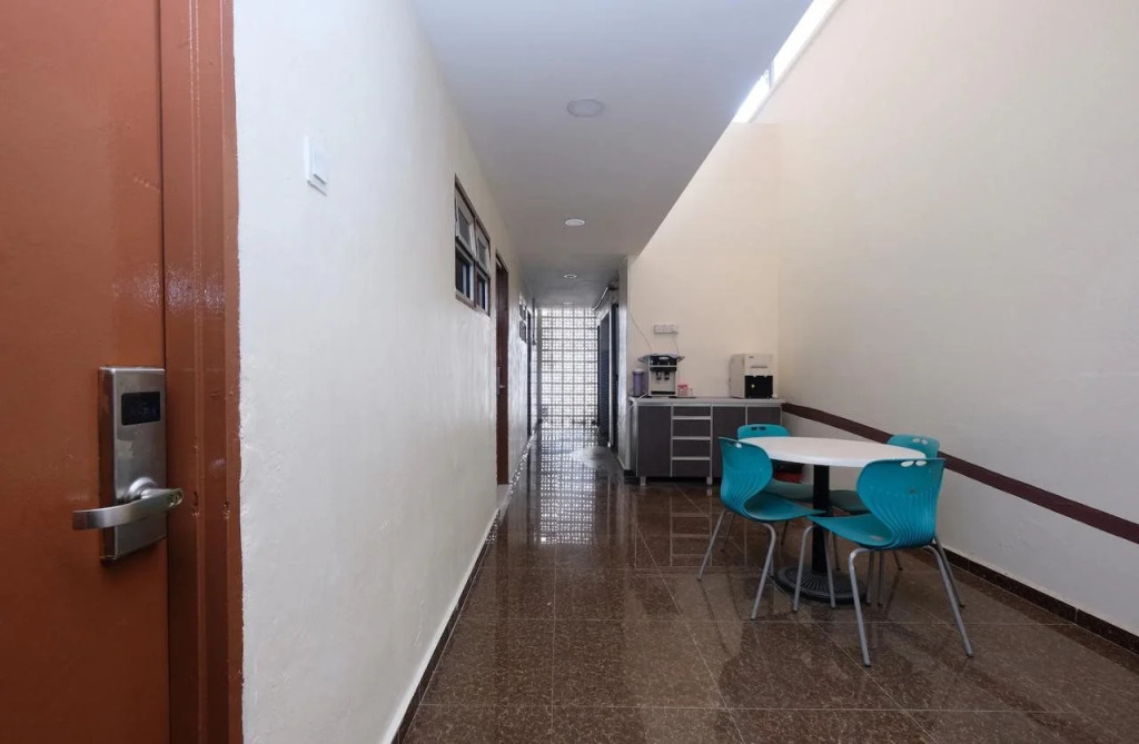 OYO 1104 Q Hotel