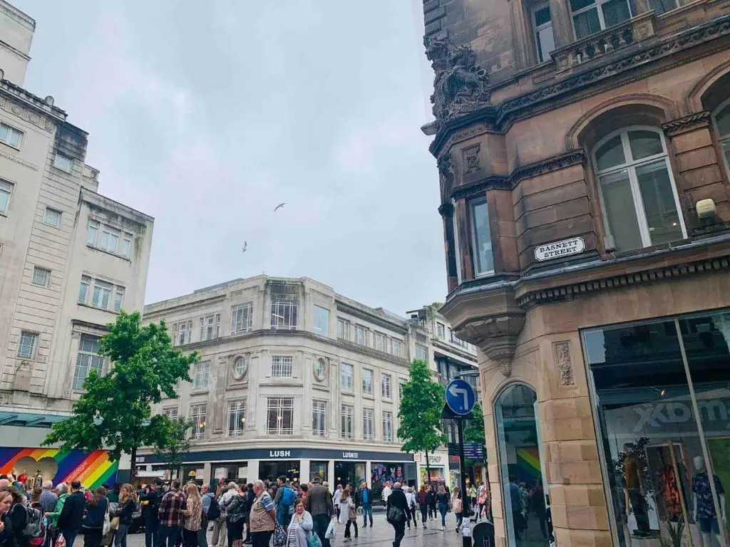 2 Bed Duplex Penthouse Apartment by Mathew Street Sleeps 6