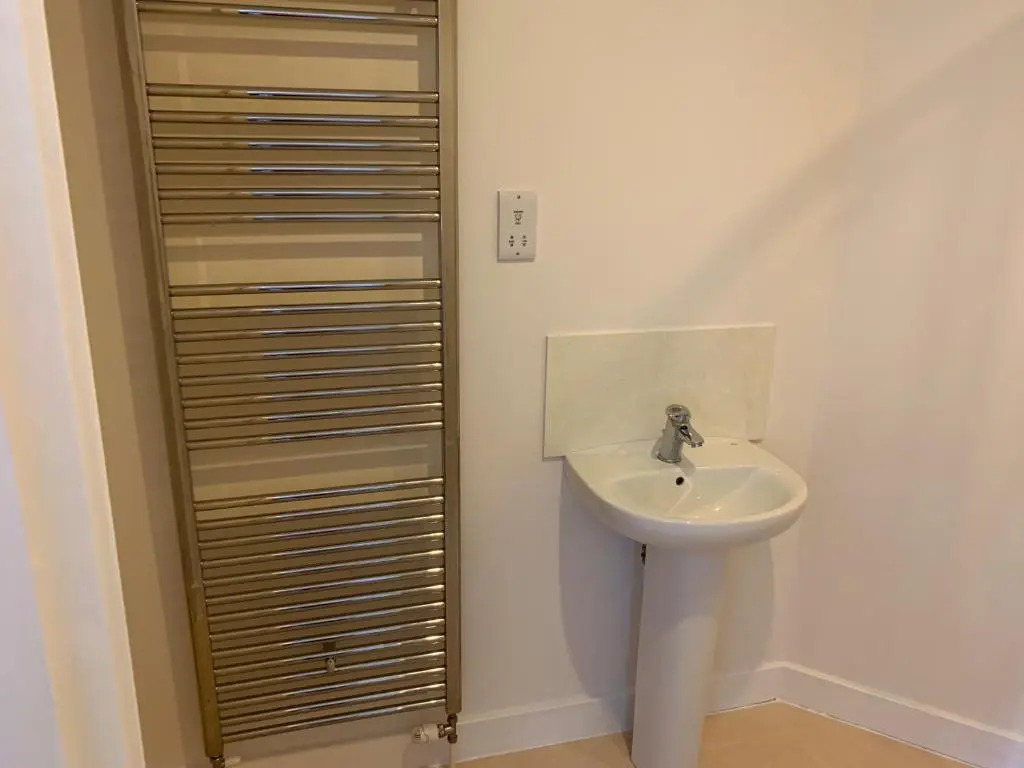 Stunning large 3 bedroom Penthouse Apartment