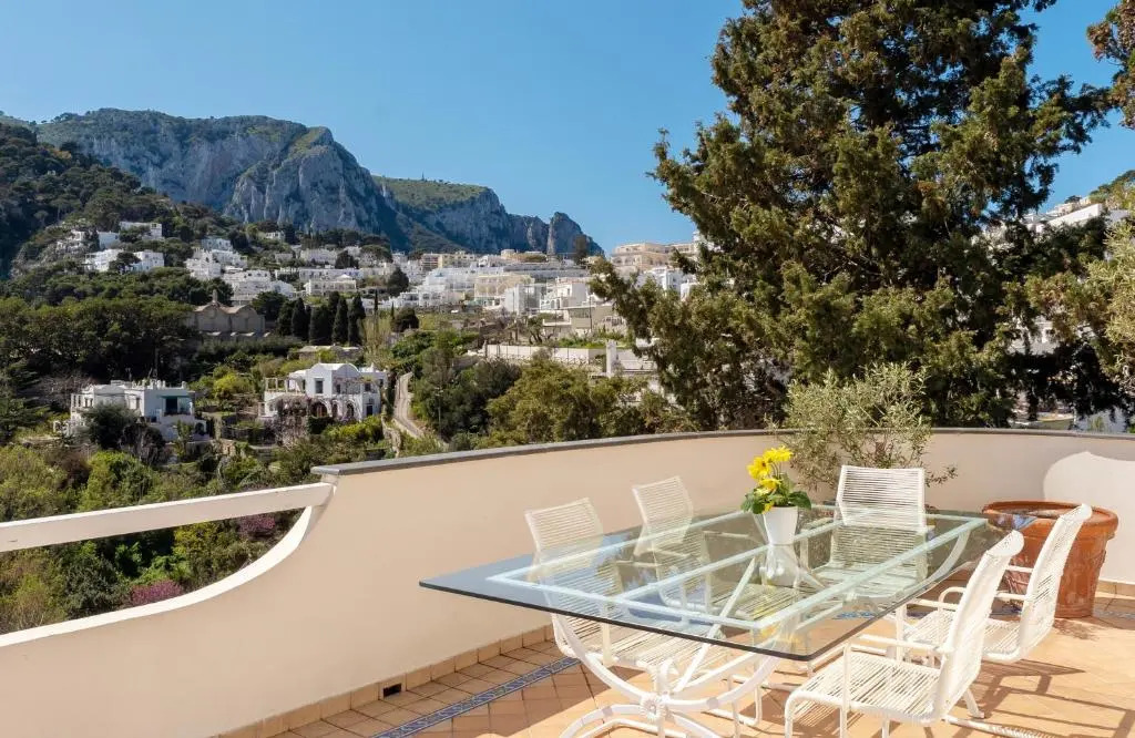 Oliveto Capri apartments