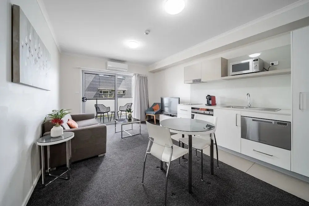 Lakeside 1-bed With A/c, Parking & Balcony