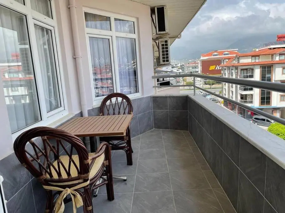 Central Location 10 minutes from the beach