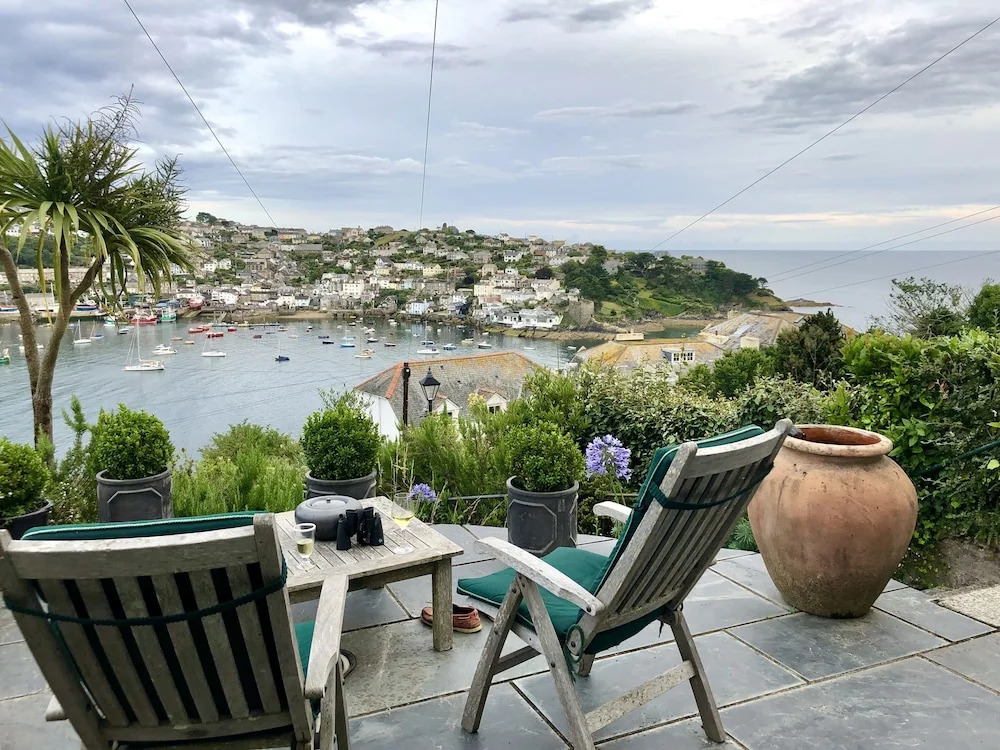 Spectacular Coastal Townhouse in Fowey for 8
