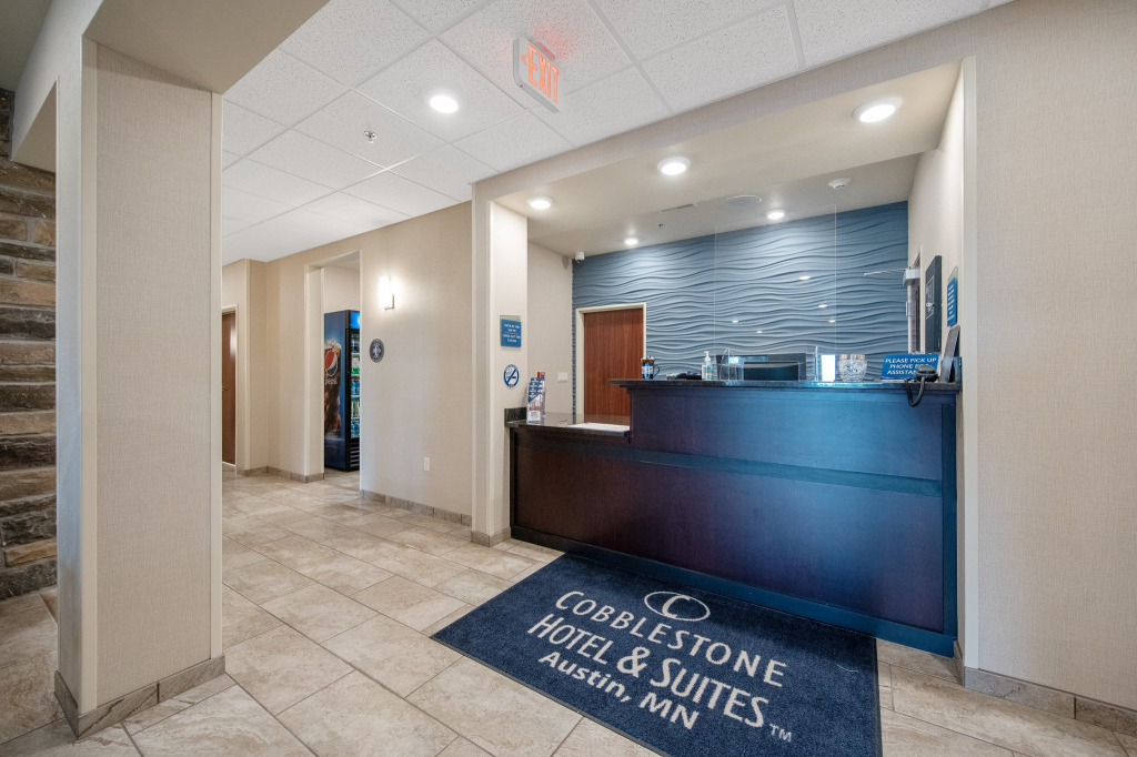 Cobblestone Hotel & Suites - Austin