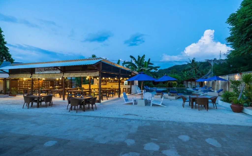 Gili Teak Beach Front Resort