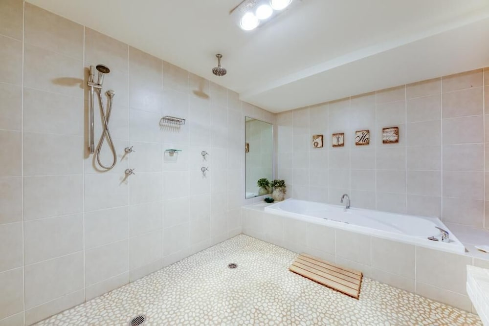 Taman Sari Sunshine Coast Romantic Pet-Friendly Hinterland Retreat