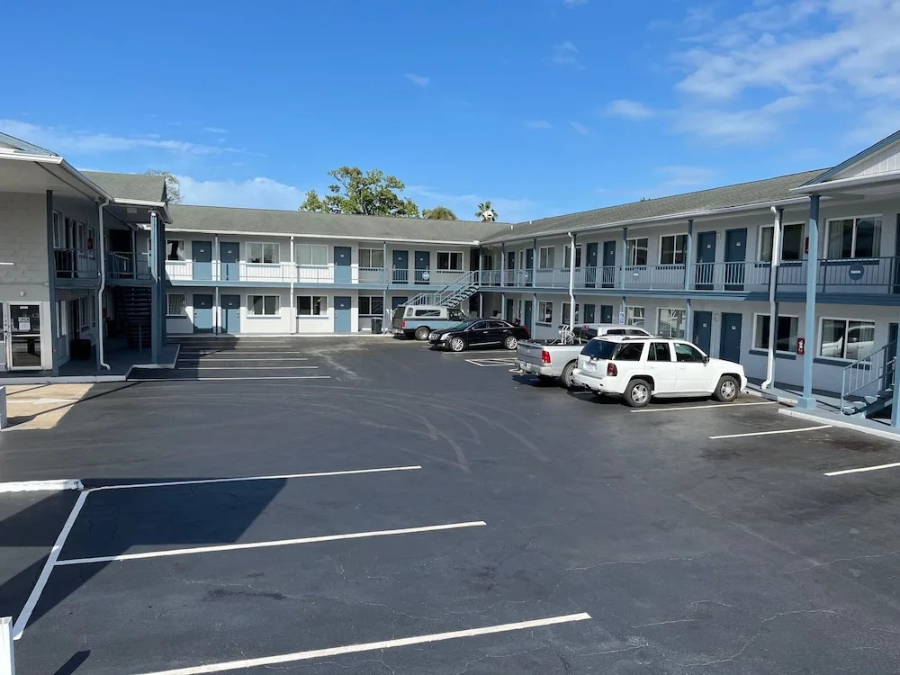 8th Street Motel