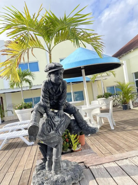 Golden House Hotel & Restaurant