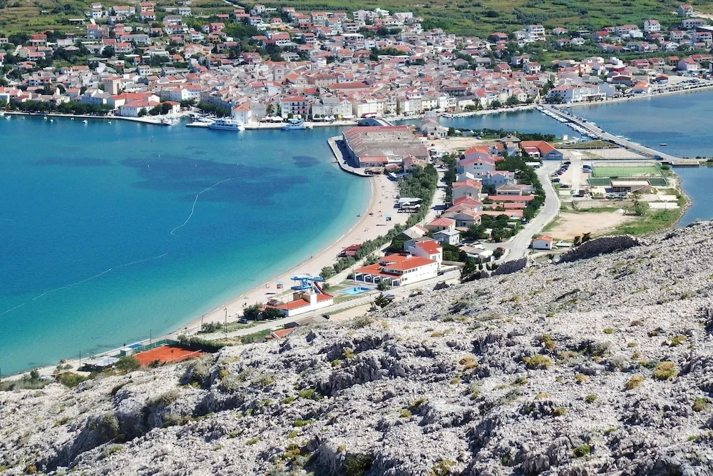 Apartment With one Bedroom in Pag, With Wonderful sea View, Enclosed Garden and Wifi - 100 m From the Beach