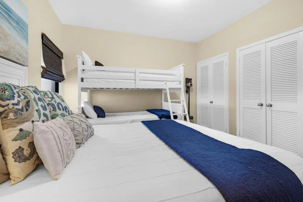 Navarre Towers 805