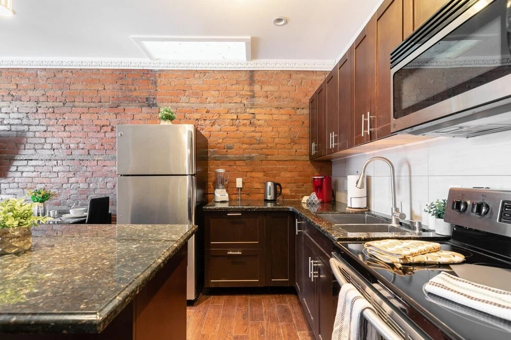 2BR Apt With King Bed Netflix - Near Downtown