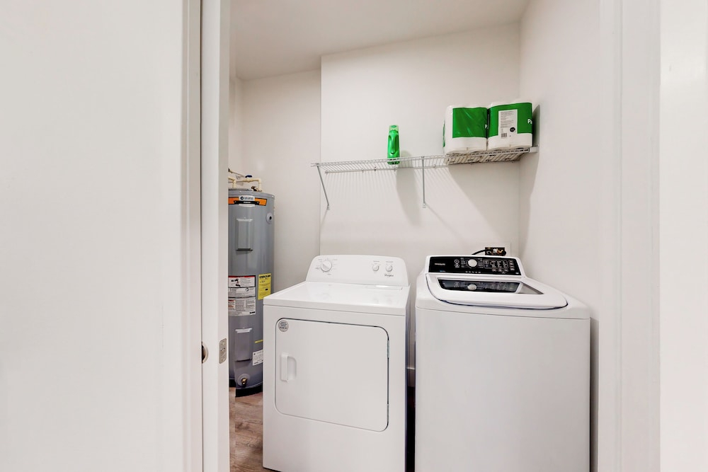 Spacious Apartment w/ All the Comforts of Home
