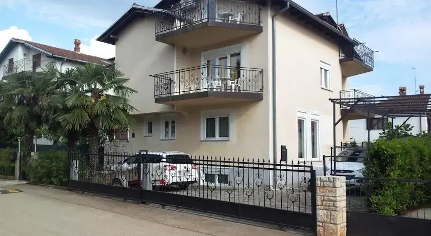 Apartments Kivi