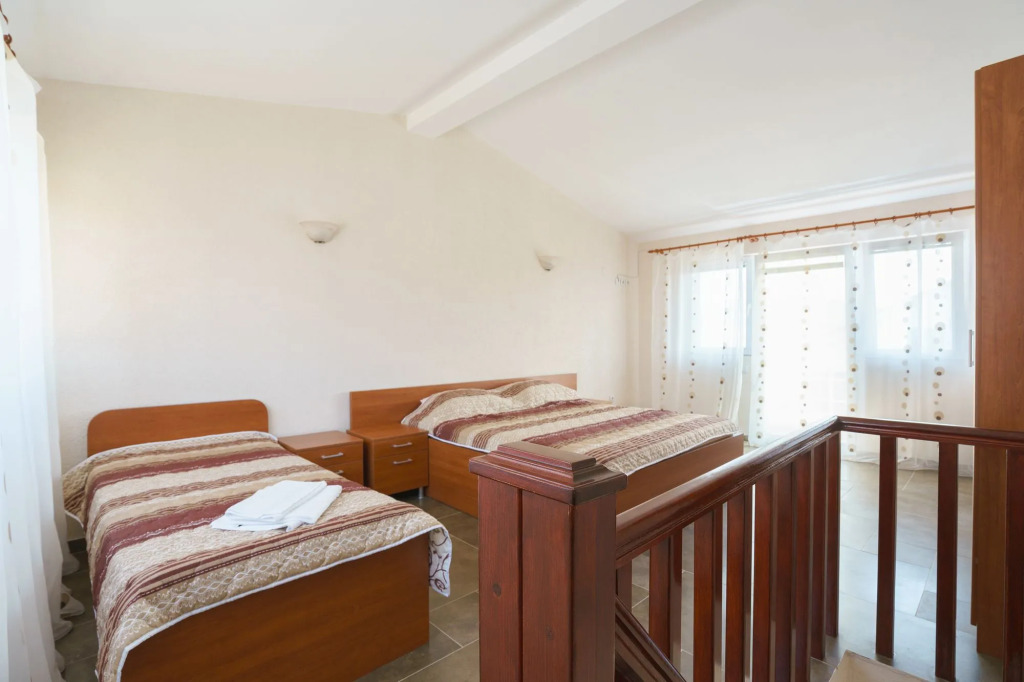 Apartments Lora