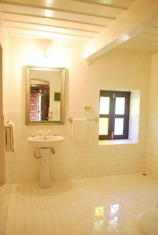 Hotel Bhairon Vilas