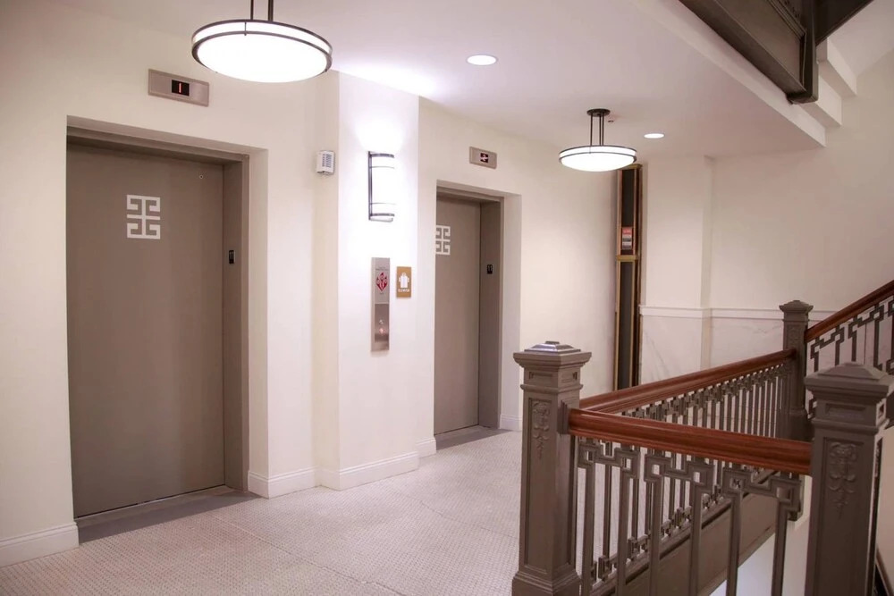 Chic 1BR Apt in the Heart of Downtown