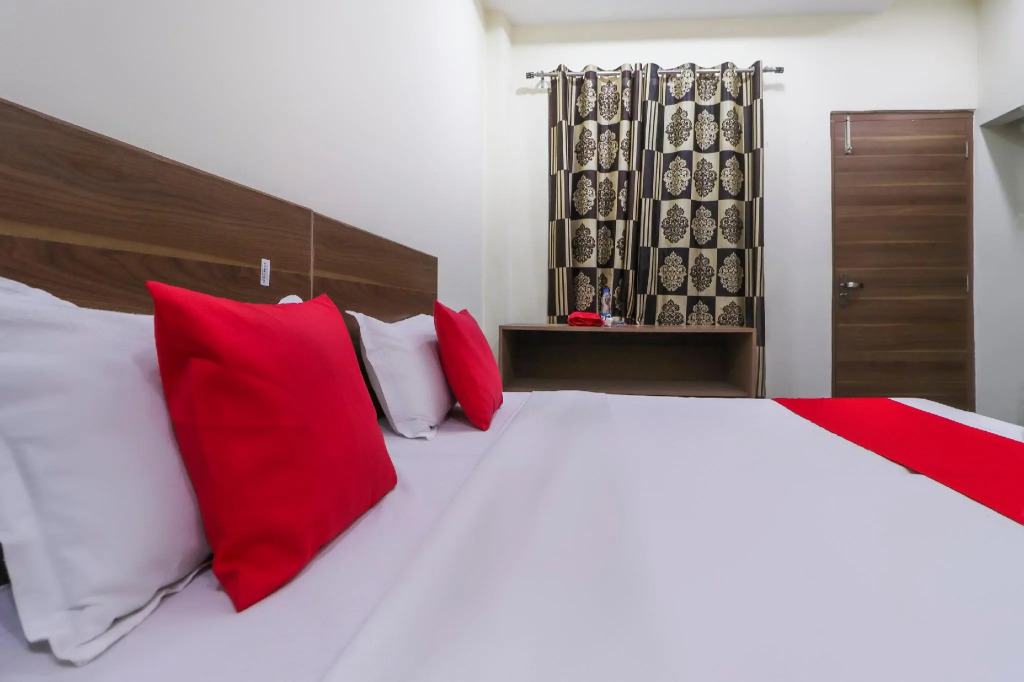 Oyo 69521 Hotel Shukla Inn