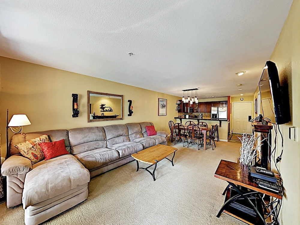 60 Dillon - 2 Br Condo