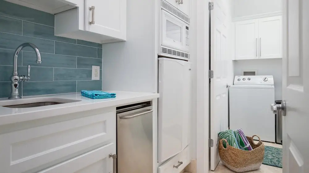 Sea Pearl- Dbts- 4840 Ocean Blvd- 4BR 4.5ba