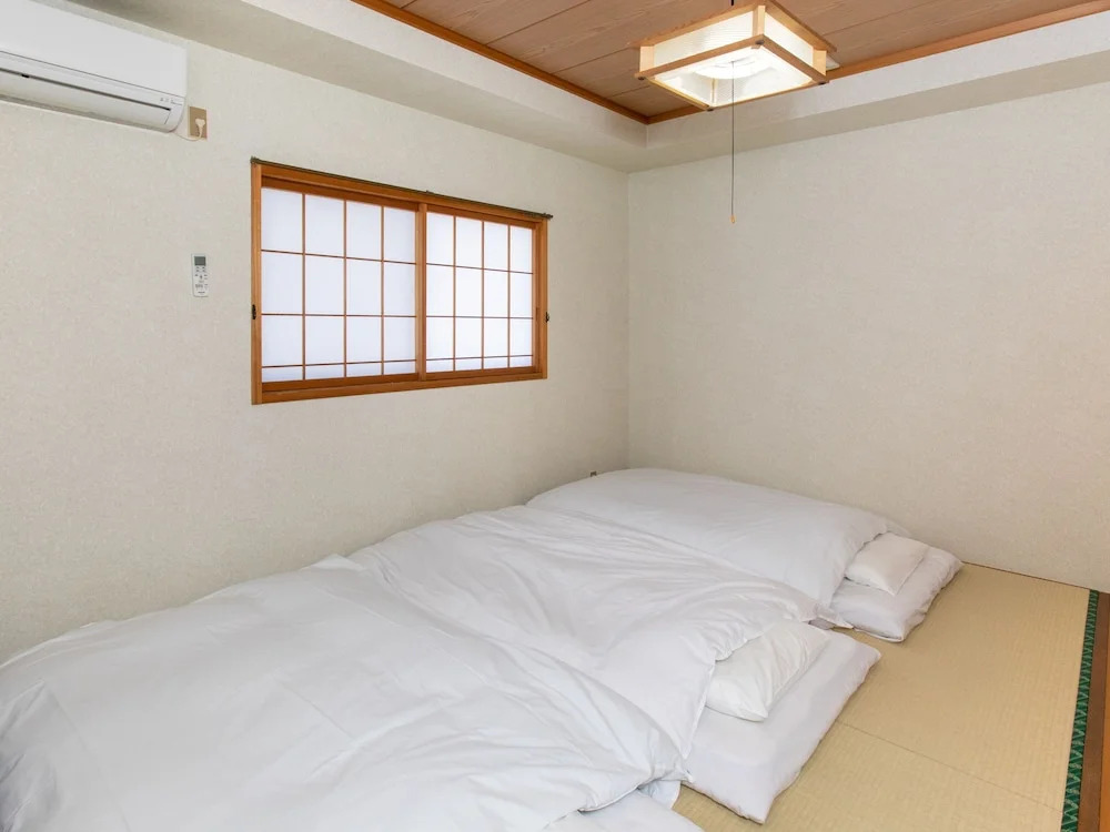 OYO Business Takahata Ekimae Hotel