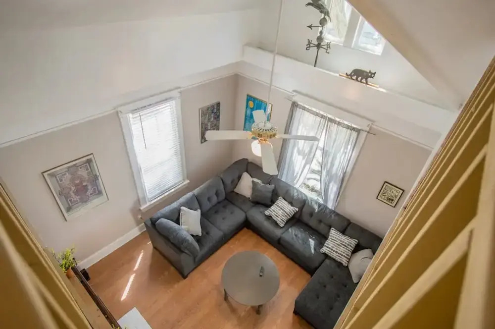 Charming Cooper-Young Flat in the Heart of Memphis