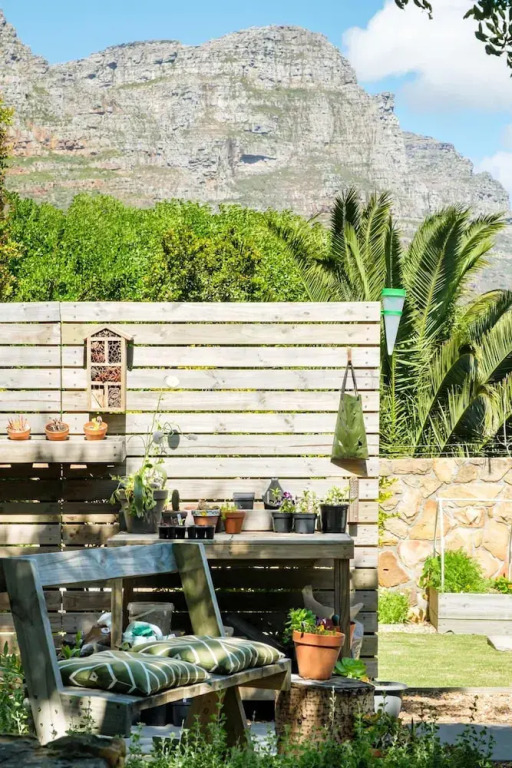 Refined Comfort and Scenic Beauty at Aviewor2