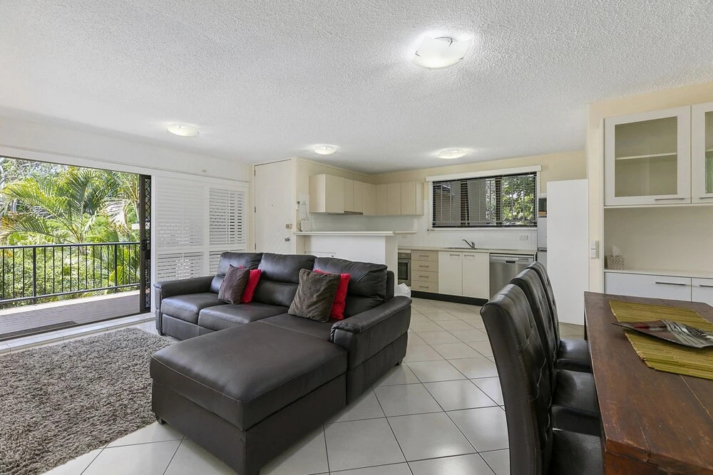 Hop, Skip, Jump Away From Hastings - Unit 6 Descola 6 Noosa Drive