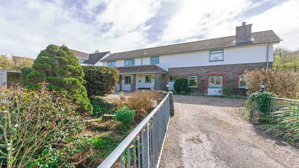 Shippenrill Croyde 6 Bedrooms, Sleeps 14, Hot Tub