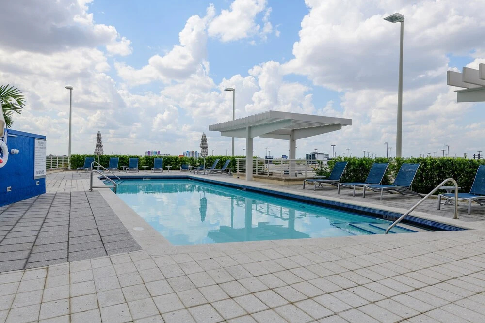 Miami World Rental - Midtown 608