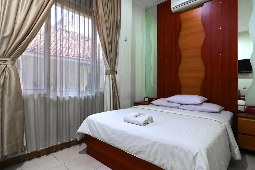 ZenRooms Cihampelas