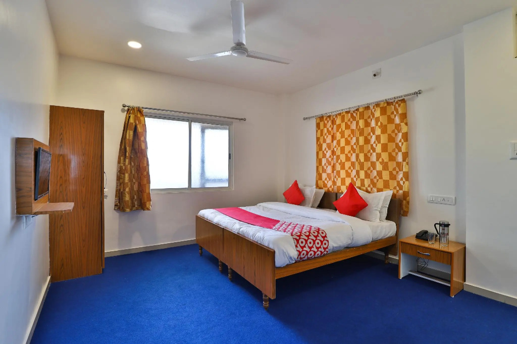 Collection O Vadodara Airport Formerly Milan Party Hall