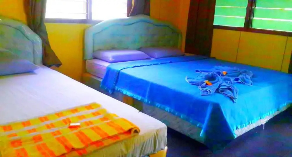 Sukau Backpackers Bed & Breakfast