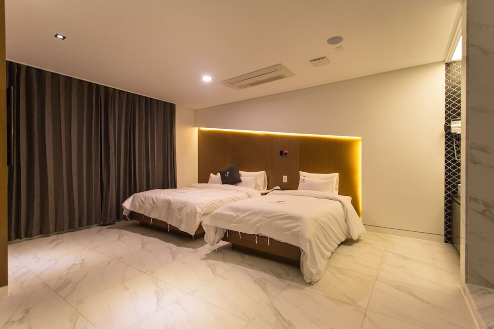 Best In City Hotel