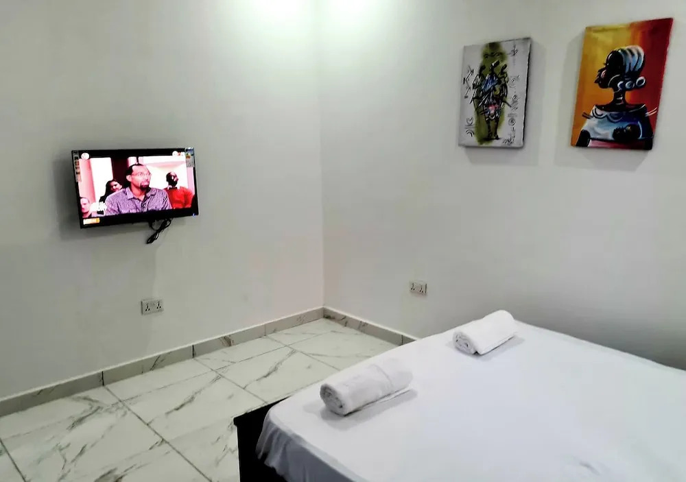 Gorgeous Quiet & Comfy Close to Highway