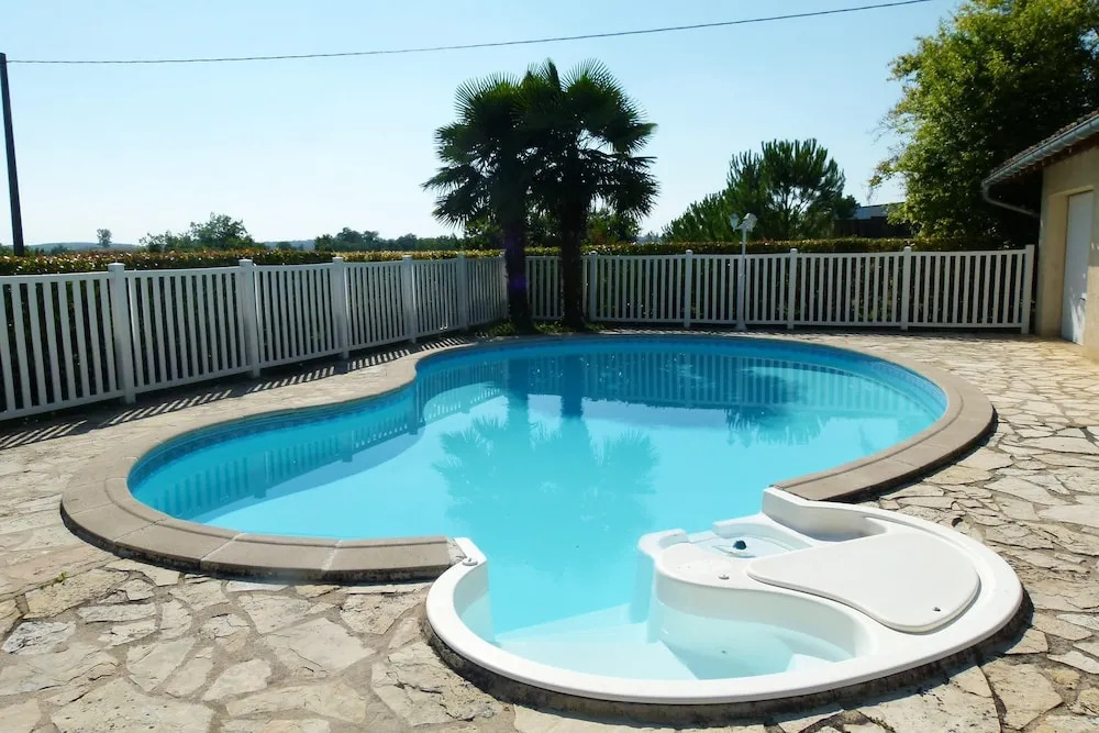 Villa With 2 Bedrooms in Ornézan, With Private Pool, Enclosed Garden a