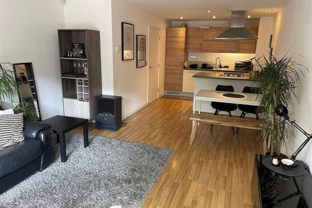 Cosy one Bedroom With Roof Terrace - London Charm