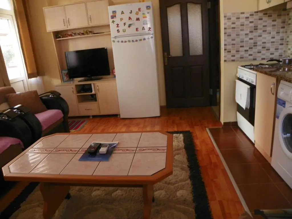 MOURAT Holiday Apartment Flat Furnished House Cheap Sleeping Rooms