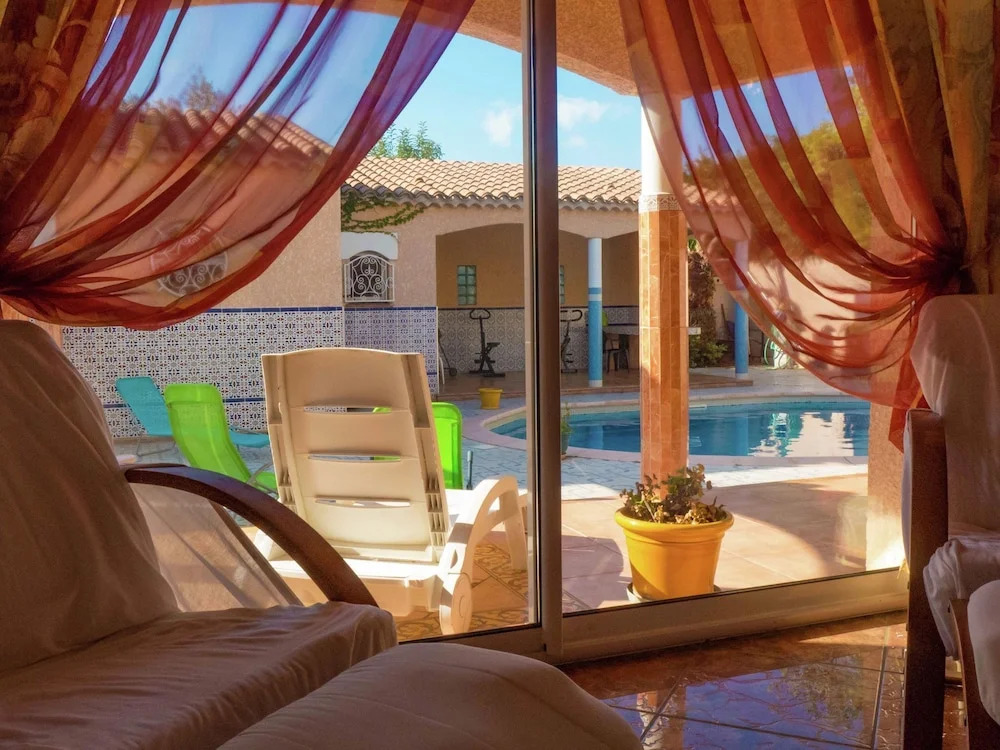 Exquisite Villa in Perpignan With Swimming Pool