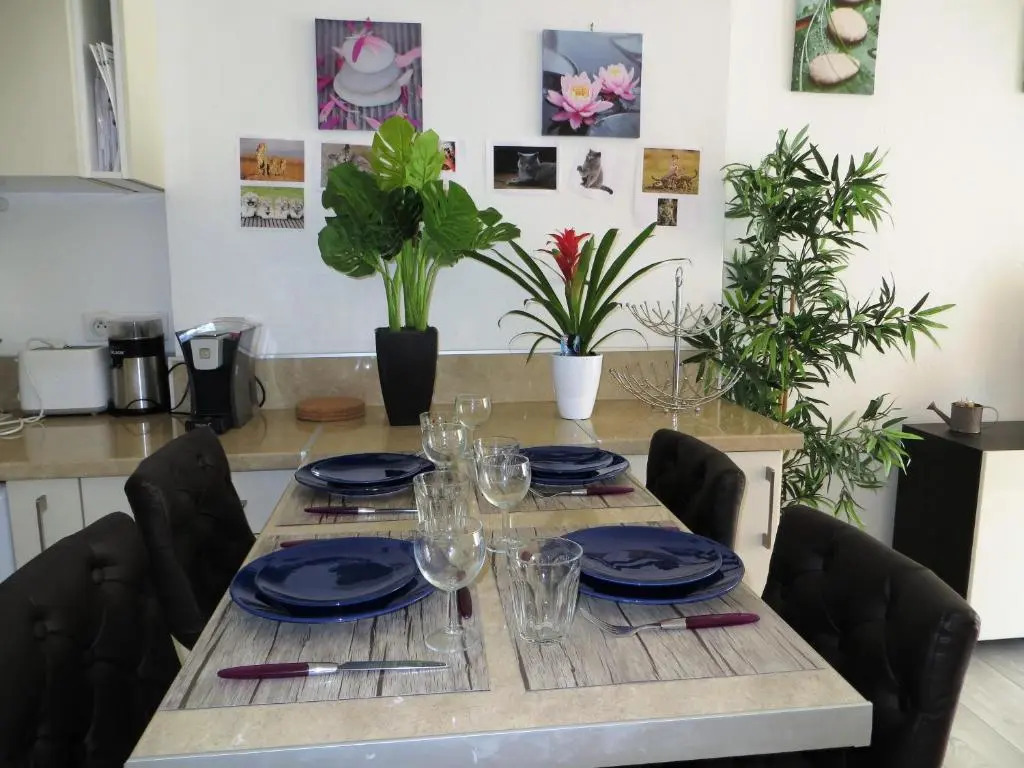 9 Avenue De Carras