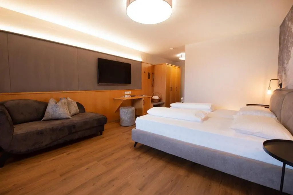 Saldur Small Active Hotel