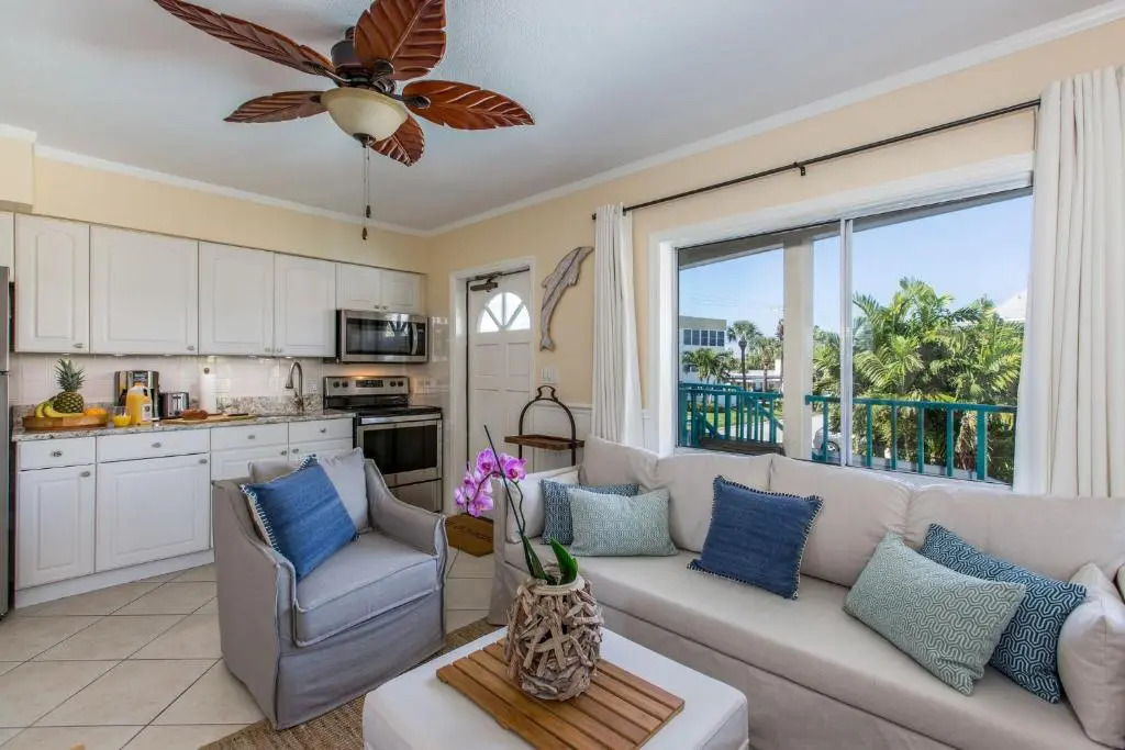 Five Palms Suite 206 - Daily - Weekly - Monthly
