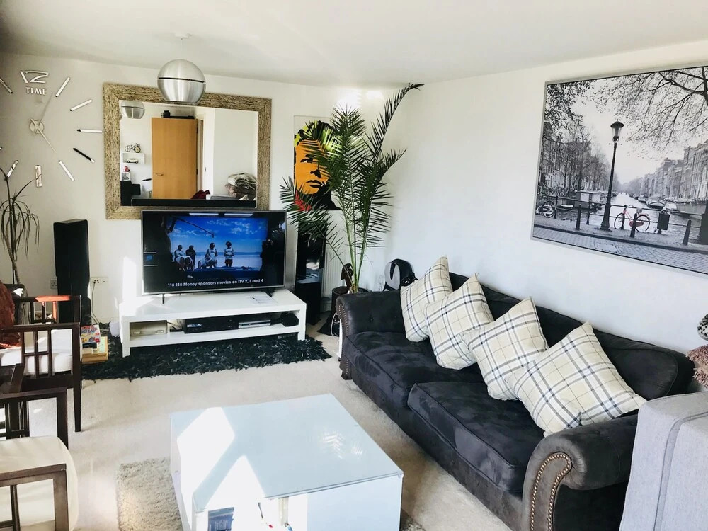 Double Room In London Shared Penthouse