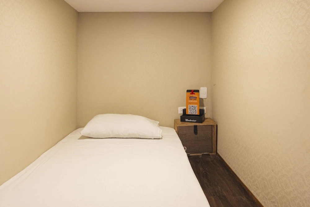 The Clock Hostel & Suites