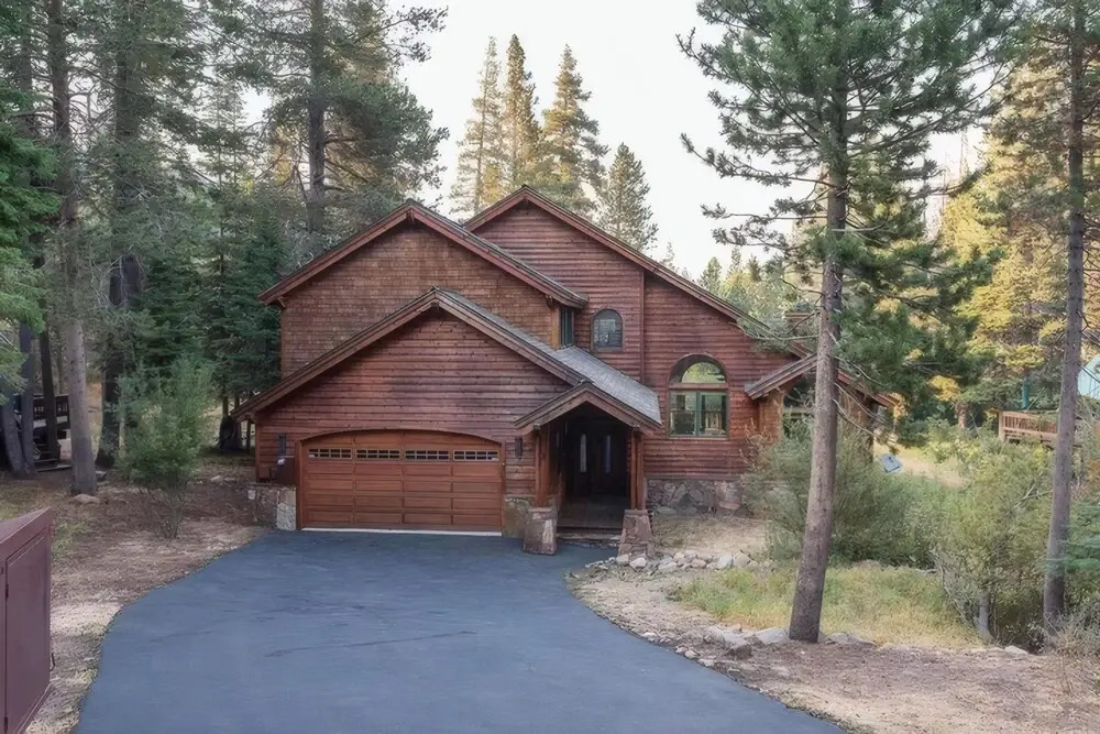 Donner Ridge by Avantstay Minutes to Skiing Deck Ping Pong Pool Table